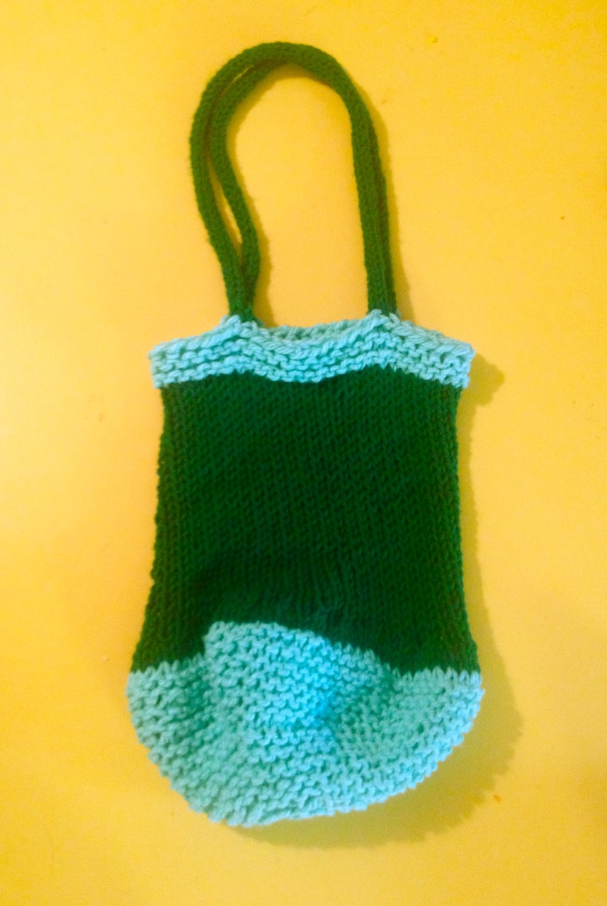 green knit shopping bag, made by Julianne